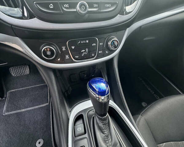 Шевроле Вольт 2016 в Знаменке на Automoto.ua Синий Шевроле Вольт, объемом двигателя 1.5 л и пробегом 62 тыс. км за 14800 $, фото 6 на Automoto.ua