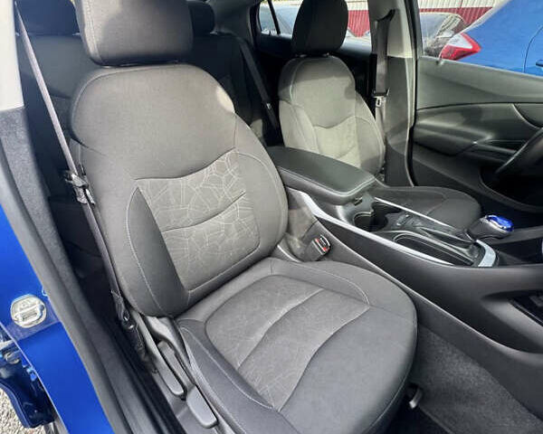 Шевроле Вольт 2016 в Знаменке на Automoto.ua Синий Шевроле Вольт, объемом двигателя 1.5 л и пробегом 62 тыс. км за 14800 $, фото 8 на Automoto.ua