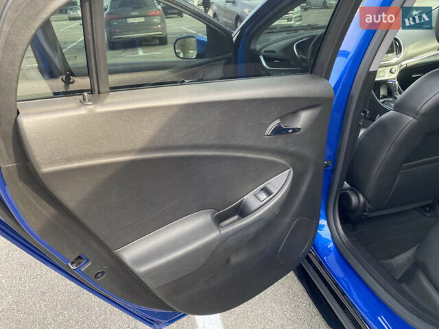 Синий Шевроле Вольт, объемом двигателя 1.5 л и пробегом 234 тыс. км за 16500 $, фото 11 на Automoto.ua