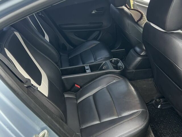 Синий Шевроле Вольт, объемом двигателя 1.4 л и пробегом 240 тыс. км за 9800 $, фото 6 на Automoto.ua