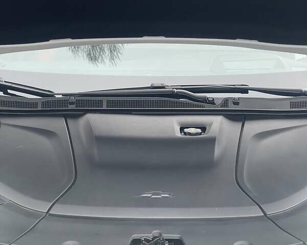 Белый Шевроле Blazer EV, объемом двигателя 0 л и пробегом 20 тыс. км за 34300 $, фото 19 на Automoto.ua