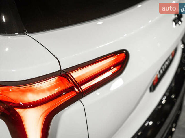 Белый Шевроле Blazer EV, объемом двигателя 0 л и пробегом 1 тыс. км за 35900 $, фото 15 на Automoto.ua