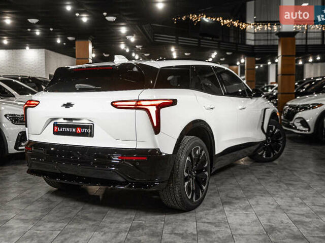 Белый Шевроле Blazer EV, объемом двигателя 0 л и пробегом 1 тыс. км за 35900 $, фото 23 на Automoto.ua