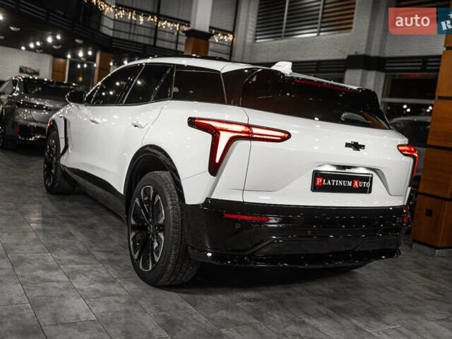 Белый Шевроле Blazer EV, объемом двигателя 0 л и пробегом 1 тыс. км за 35900 $, фото 14 на Automoto.ua