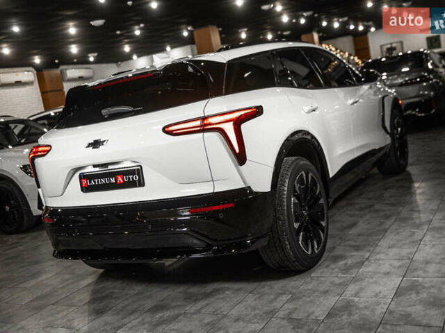 Белый Шевроле Blazer EV, объемом двигателя 0 л и пробегом 1 тыс. км за 35900 $, фото 10 на Automoto.ua