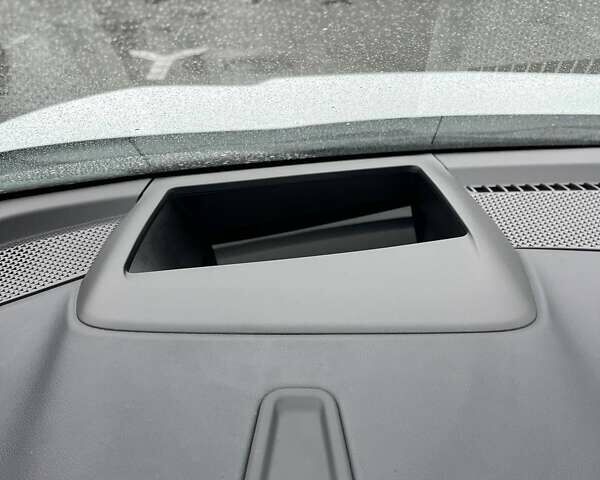 Белый Шевроле Blazer EV, объемом двигателя 0 л и пробегом 2 тыс. км за 32500 $, фото 38 на Automoto.ua