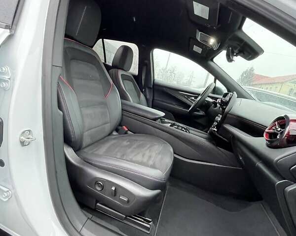 Белый Шевроле Blazer EV, объемом двигателя 0 л и пробегом 2 тыс. км за 32500 $, фото 37 на Automoto.ua