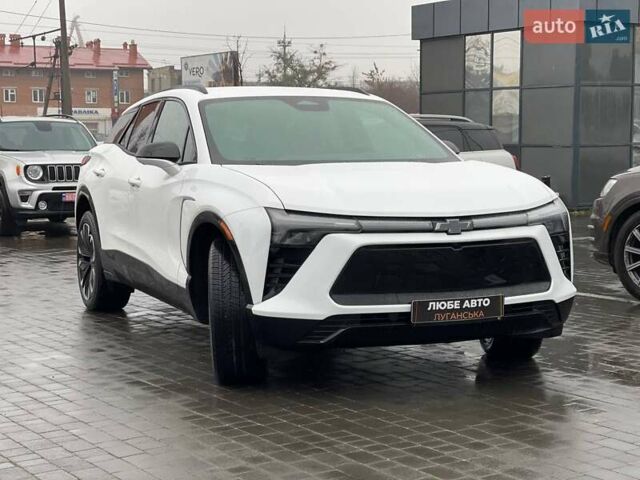 Белый Шевроле Blazer EV, объемом двигателя 0 л и пробегом 2 тыс. км за 32500 $, фото 2 на Automoto.ua