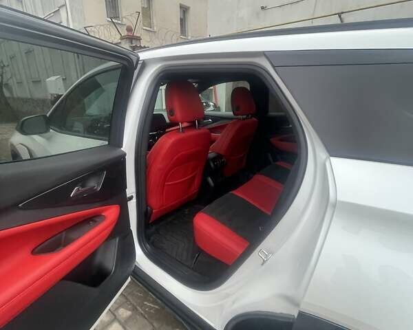 Белый Шевроле Blazer EV, объемом двигателя 0 л и пробегом 20 тыс. км за 34300 $, фото 4 на Automoto.ua