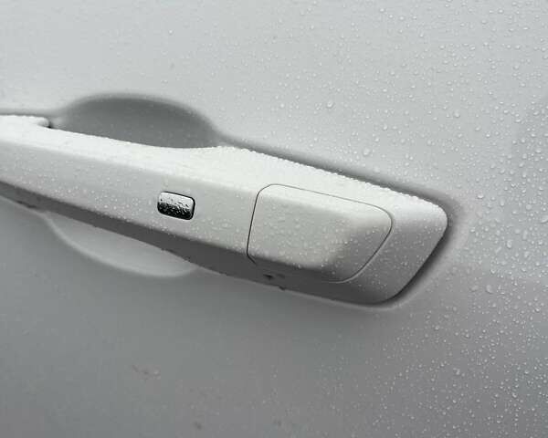 Белый Шевроле Blazer EV, объемом двигателя 0 л и пробегом 2 тыс. км за 32500 $, фото 6 на Automoto.ua