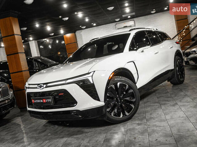 Белый Шевроле Blazer EV, объемом двигателя 0 л и пробегом 1 тыс. км за 35900 $, фото 18 на Automoto.ua