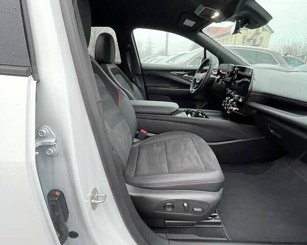 Белый Шевроле Blazer EV, объемом двигателя 0 л и пробегом 2 тыс. км за 32500 $, фото 34 на Automoto.ua