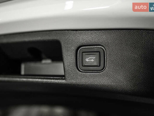 Белый Шевроле Blazer EV, объемом двигателя 0 л и пробегом 1 тыс. км за 35900 $, фото 27 на Automoto.ua