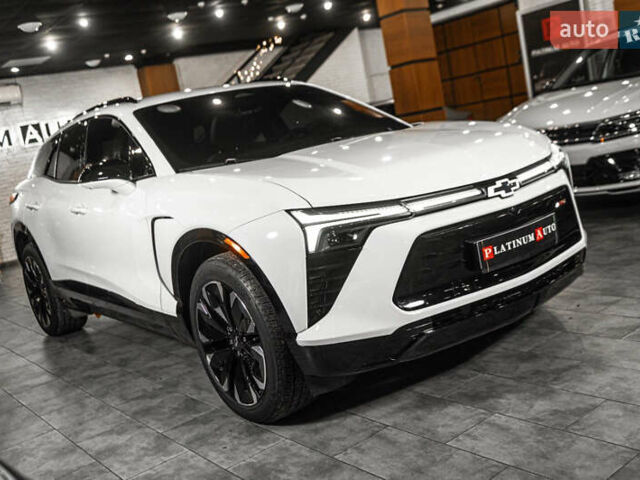 Белый Шевроле Blazer EV, объемом двигателя 0 л и пробегом 1 тыс. км за 35900 $, фото 5 на Automoto.ua