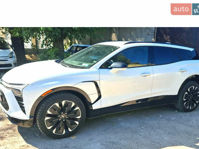 Белый Шевроле Blazer EV, объемом двигателя 0 л и пробегом 60 тыс. км за 32000 $, фото 11 на Automoto.ua