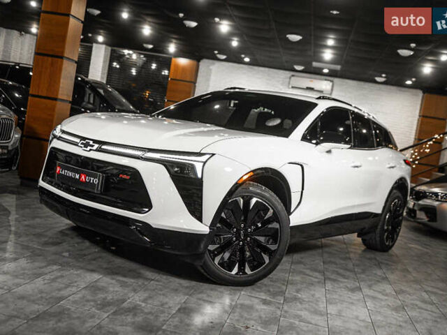 Белый Шевроле Blazer EV, объемом двигателя 0 л и пробегом 1 тыс. км за 35900 $, фото 19 на Automoto.ua