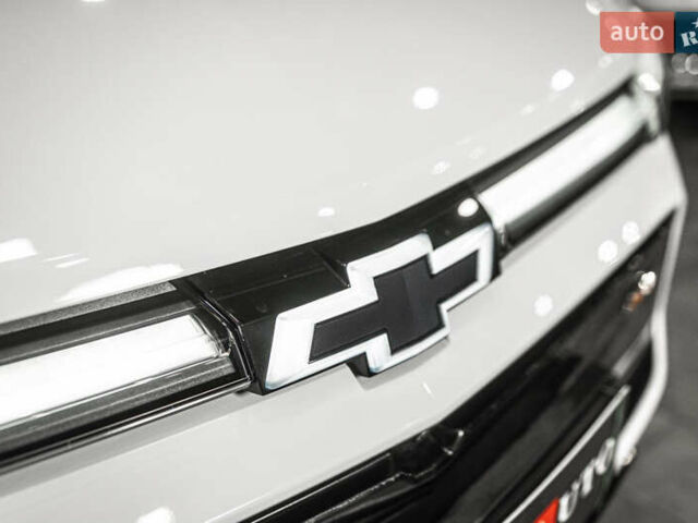 Белый Шевроле Blazer EV, объемом двигателя 0 л и пробегом 1 тыс. км за 35900 $, фото 7 на Automoto.ua