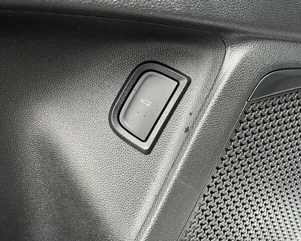 Белый Шевроле Blazer EV, объемом двигателя 0 л и пробегом 2 тыс. км за 32500 $, фото 13 на Automoto.ua