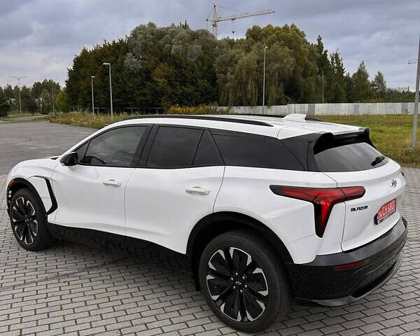 Белый Шевроле Blazer EV, объемом двигателя 0 л и пробегом 15 тыс. км за 34300 $, фото 4 на Automoto.ua