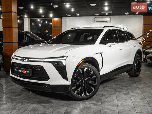Белый Шевроле Blazer EV, объемом двигателя 0 л и пробегом 1 тыс. км за 35900 $, фото 17 на Automoto.ua