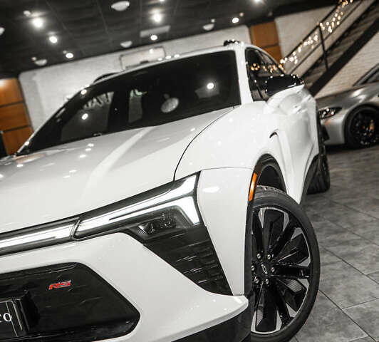 Белый Шевроле Blazer EV, объемом двигателя 0 л и пробегом 1 тыс. км за 35900 $, фото 22 на Automoto.ua