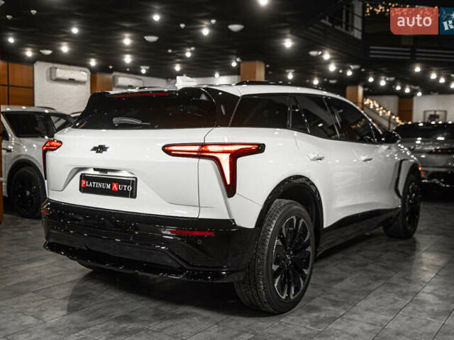 Белый Шевроле Blazer EV, объемом двигателя 0 л и пробегом 1 тыс. км за 35900 $, фото 8 на Automoto.ua
