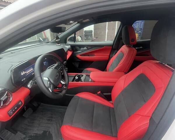 Белый Шевроле Blazer EV, объемом двигателя 0 л и пробегом 20 тыс. км за 34300 $, фото 2 на Automoto.ua