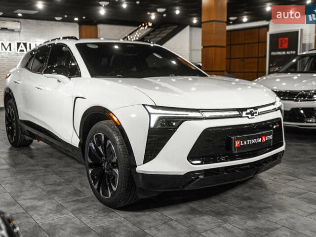 Белый Шевроле Blazer EV, объемом двигателя 0 л и пробегом 1 тыс. км за 35900 $, фото 4 на Automoto.ua