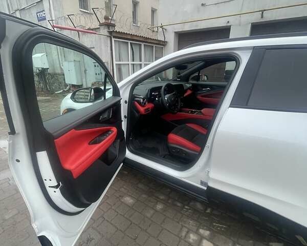 Белый Шевроле Blazer EV, объемом двигателя 0 л и пробегом 20 тыс. км за 34300 $, фото 1 на Automoto.ua