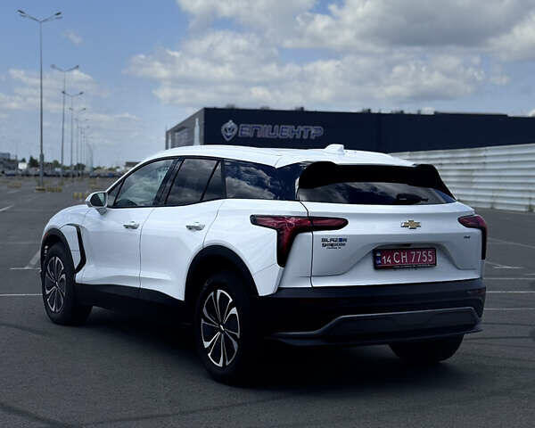 Белый Шевроле Blazer EV, объемом двигателя 0 л и пробегом 3 тыс. км за 31200 $, фото 4 на Automoto.ua