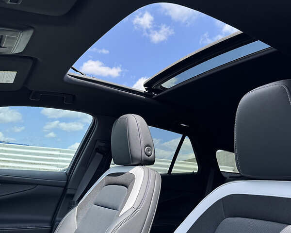 Белый Шевроле Blazer EV, объемом двигателя 0 л и пробегом 3 тыс. км за 32490 $, фото 13 на Automoto.ua