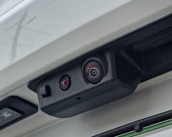 Білий Шевроле Blazer EV, об'ємом двигуна 0 л та пробігом 9 тис. км за 35500 $, фото 11 на Automoto.ua