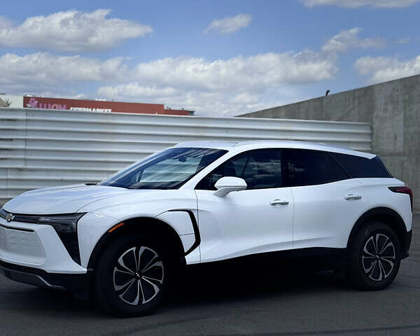 Белый Шевроле Blazer EV, объемом двигателя 0 л и пробегом 3 тыс. км за 31200 $, фото 3 на Automoto.ua