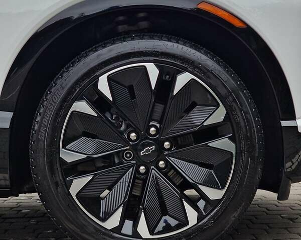 Білий Шевроле Blazer EV, об'ємом двигуна 0 л та пробігом 9 тис. км за 35500 $, фото 6 на Automoto.ua