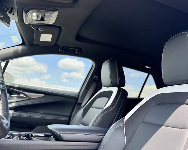 Белый Шевроле Blazer EV, объемом двигателя 0 л и пробегом 3 тыс. км за 32490 $, фото 14 на Automoto.ua