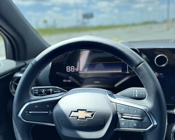 Белый Шевроле Blazer EV, объемом двигателя 0 л и пробегом 3 тыс. км за 32490 $, фото 8 на Automoto.ua