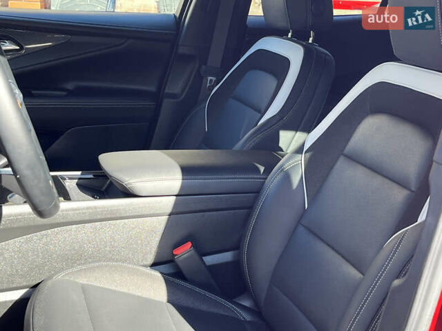 Червоний Шевроле Blazer EV, об'ємом двигуна 0 л та пробігом 17 тис. км за 31200 $, фото 18 на Automoto.ua