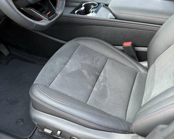 Серый Шевроле Blazer EV, объемом двигателя 0 л и пробегом 1 тыс. км за 33000 $, фото 30 на Automoto.ua