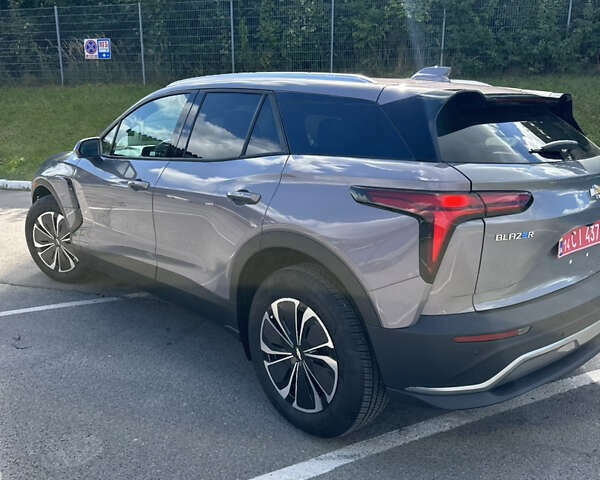 Серый Шевроле Blazer EV, объемом двигателя 0 л и пробегом 2 тыс. км за 31500 $, фото 13 на Automoto.ua