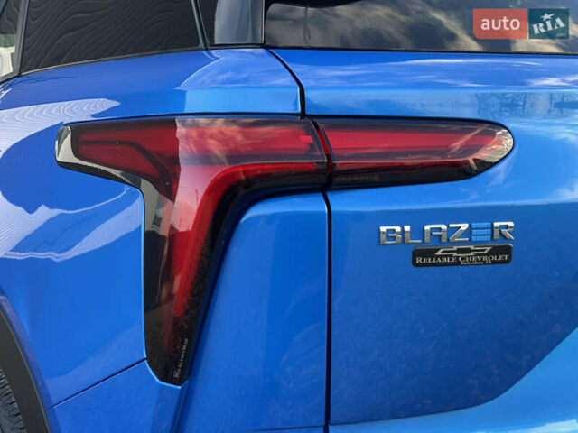 Синий Шевроле Blazer EV, объемом двигателя 0 л и пробегом 1 тыс. км за 29950 $, фото 30 на Automoto.ua