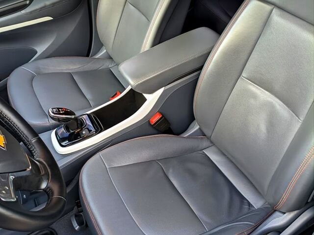 Белый Шевроле Bolt, объемом двигателя 0 л и пробегом 140 тыс. км за 14300 $, фото 8 на Automoto.ua