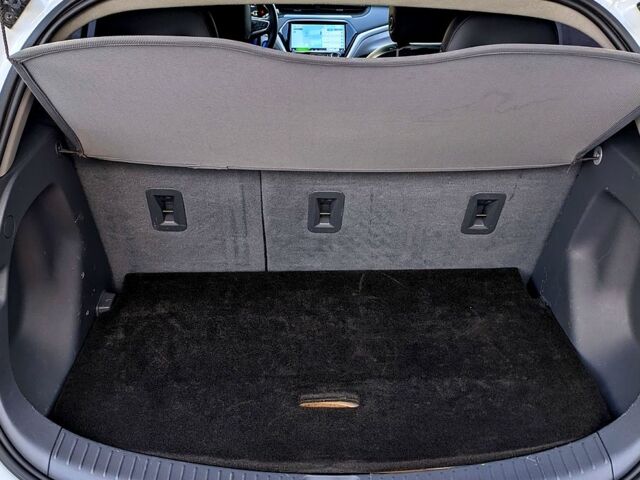 Білий Шевроле Bolt, об'ємом двигуна 0 л та пробігом 140 тис. км за 14300 $, фото 10 на Automoto.ua