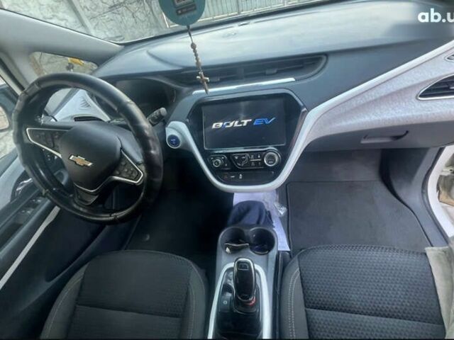 Білий Шевроле Bolt, об'ємом двигуна 0 л та пробігом 170 тис. км за 13799 $, фото 13 на Automoto.ua