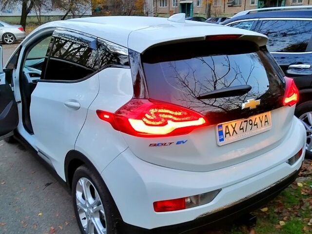 Белый Шевроле Bolt, объемом двигателя 0 л и пробегом 29 тыс. км за 18500 $, фото 1 на Automoto.ua