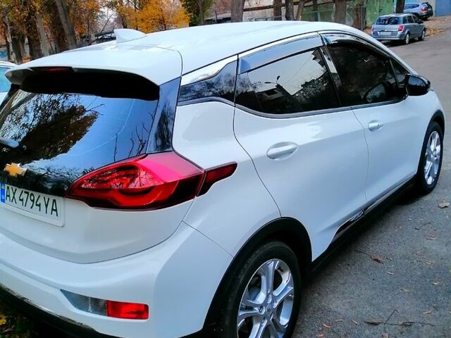 Белый Шевроле Bolt, объемом двигателя 0 л и пробегом 29 тыс. км за 18500 $, фото 2 на Automoto.ua