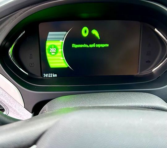 Белый Шевроле Bolt, объемом двигателя 0 л и пробегом 74 тыс. км за 18300 $, фото 3 на Automoto.ua