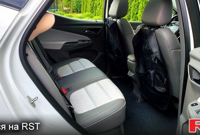 Білий Шевроле Bolt, об'ємом двигуна 0 л та пробігом 63 тис. км за 19300 $, фото 10 на Automoto.ua