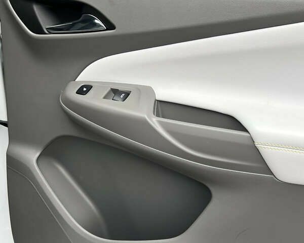 Шевроле Bolt, объемом двигателя 2.3 л и пробегом 10 тыс. км за 22900 $, фото 28 на Automoto.ua
