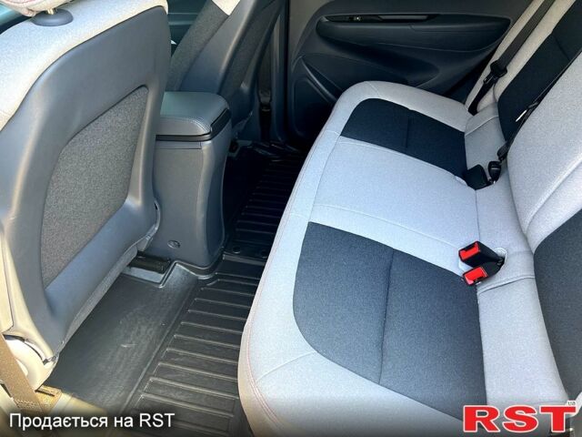 Серый Шевроле Bolt, объемом двигателя 0.15 л и пробегом 100 тыс. км за 16000 $, фото 10 на Automoto.ua