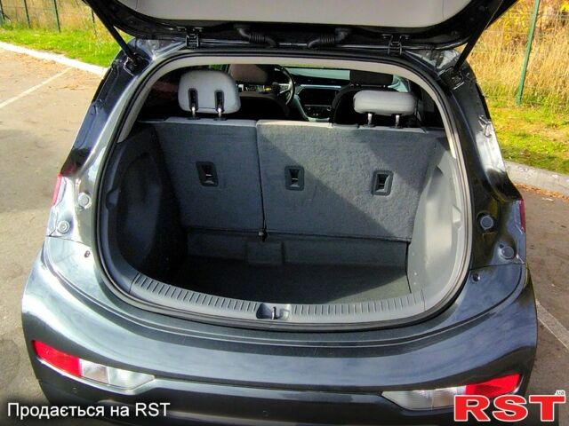 Сірий Шевроле Bolt, об'ємом двигуна 0 л та пробігом 82 тис. км за 15500 $, фото 8 на Automoto.ua